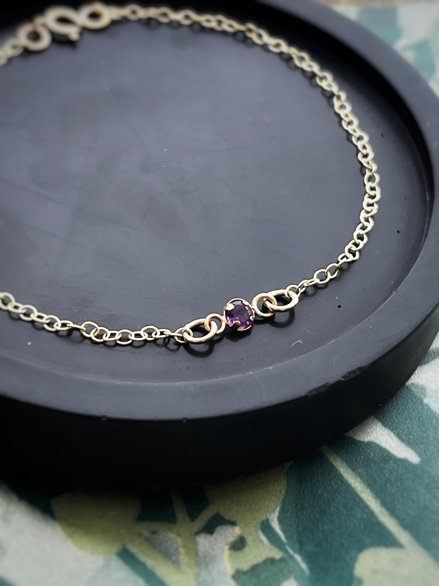Solid 9ct yellow gold Amethyst bracelet 7.5 inches