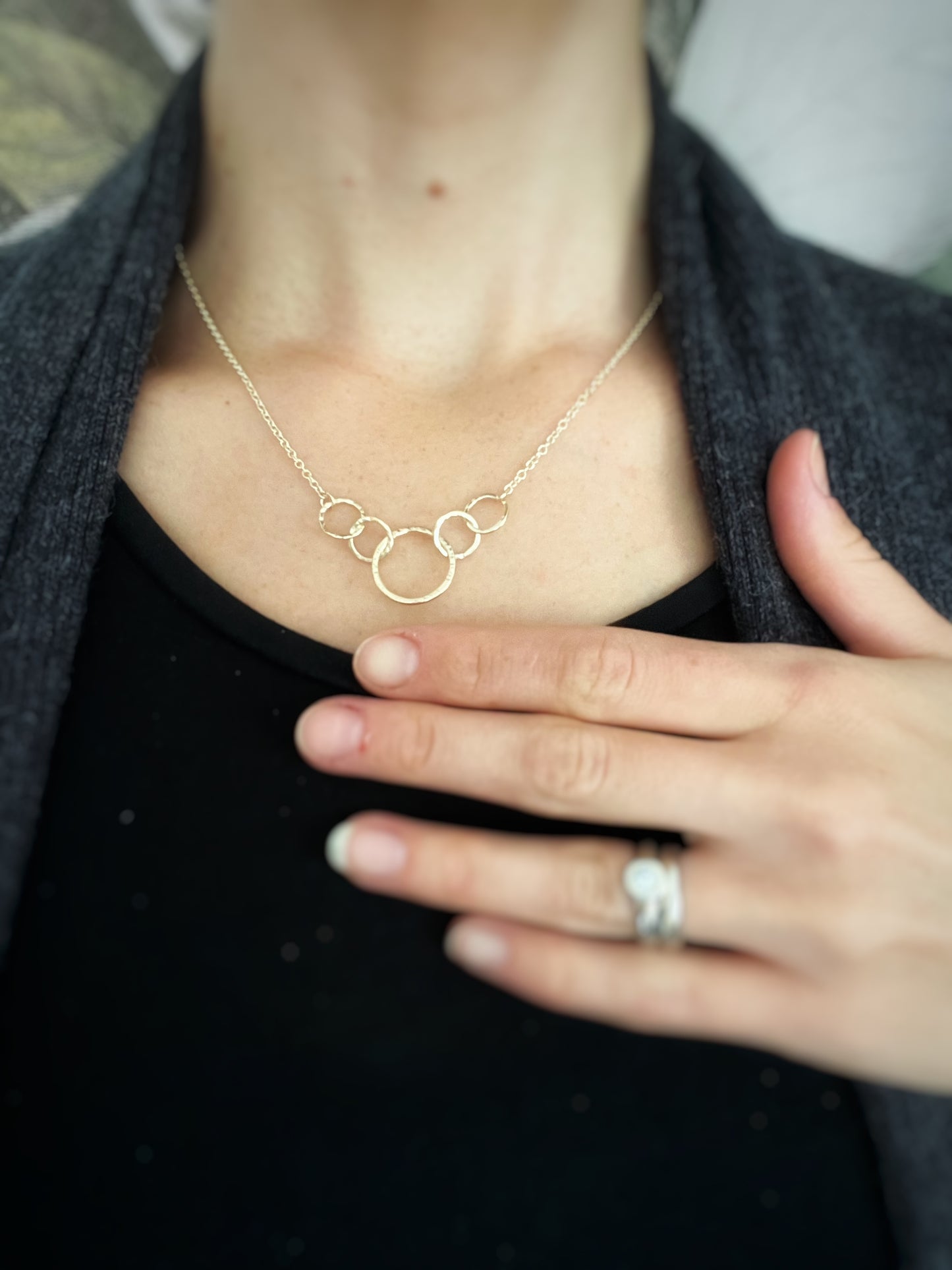 Solid 9ct gold 5 interlocking circle hoop heavy chain, a handmade hammered tree bark textured necklace