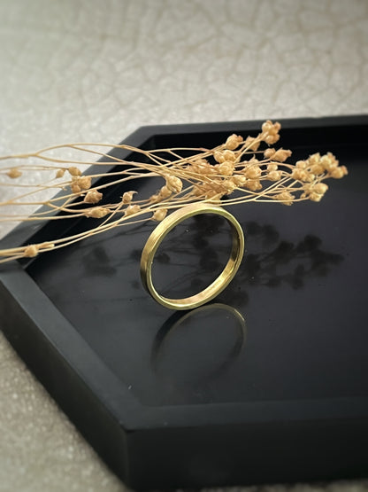 Solid 18ct yellow gold 2mm simple plain modern delicate recycled gold flat band ring