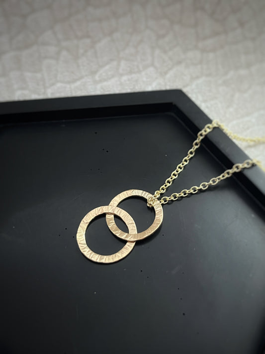 Solid 9ct gold large interlocking circle pendant & solid chunky chain, a handmade hammered textured necklace