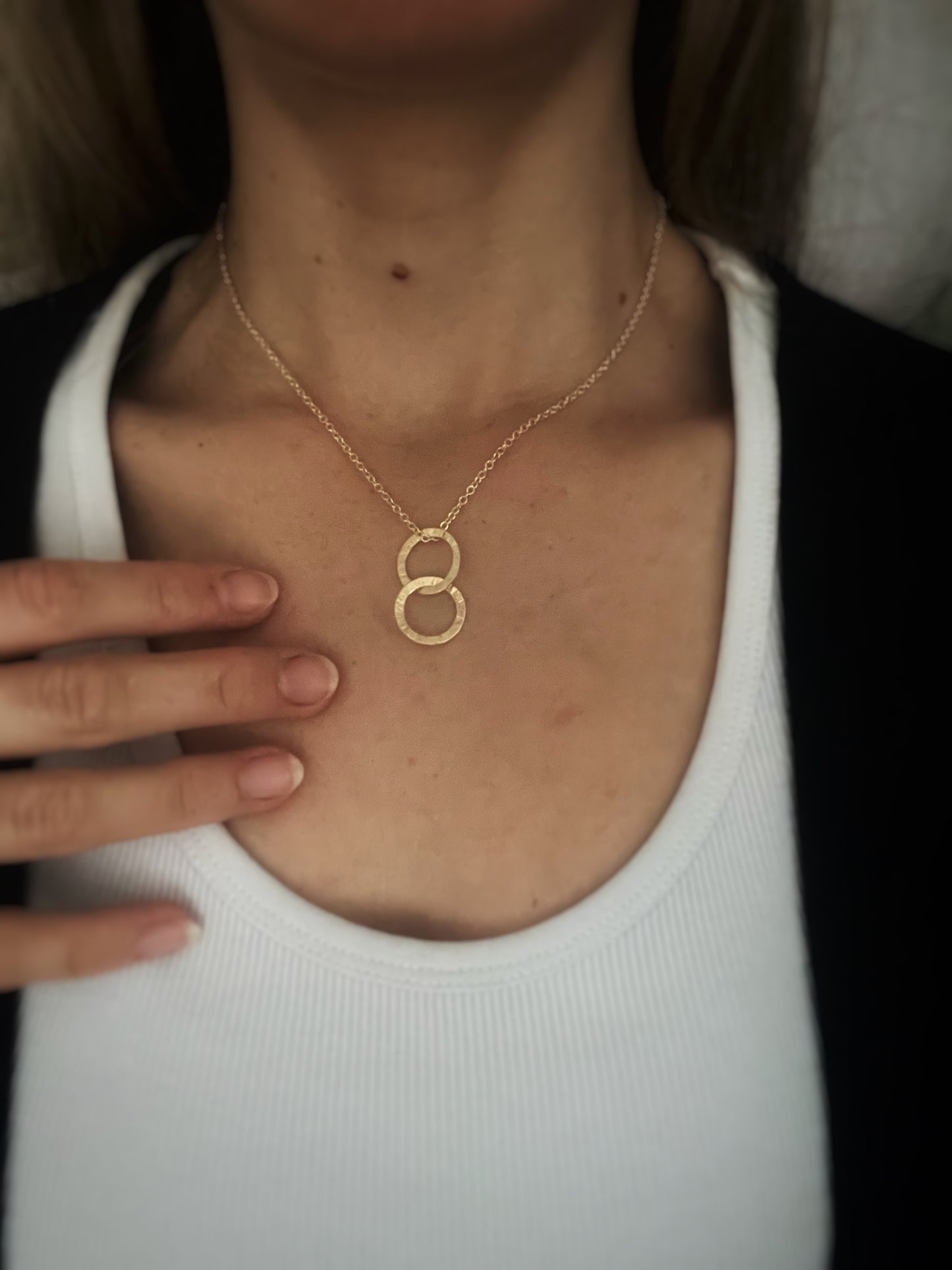 Solid 9ct gold large interlocking circle pendant & solid chunky chain, a handmade hammered textured necklace