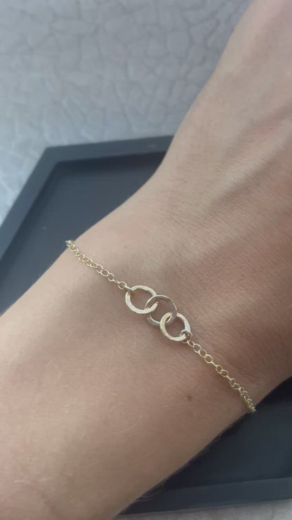 Solid 9ct gold interlocking 3 tiny circle hoop, hammered bracelet