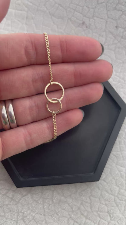 Solid 9ct gold, handmade hammered textured interlocking 9mm & 12mm circle curb chain necklace